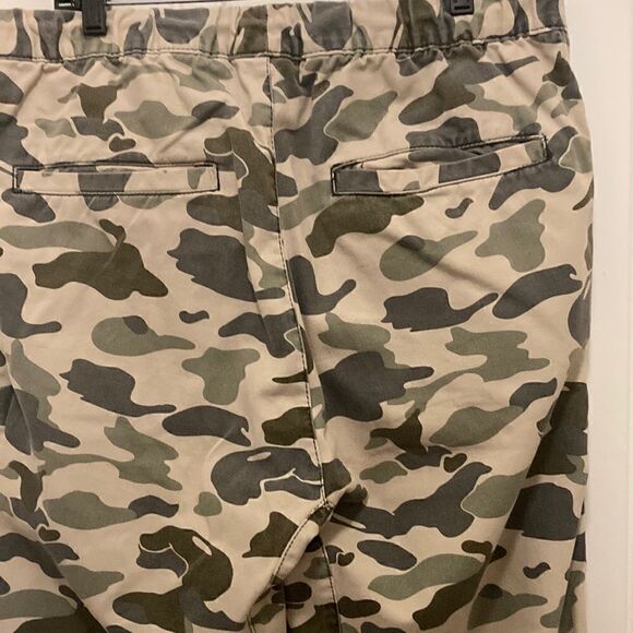 Divided (H&M) Mens Camouflage Print Cotton Joggers. Size 32. - Picture 3 of 10